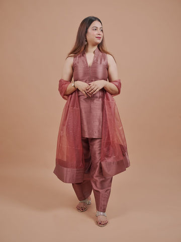 Ruhani Blush Farshi Suit : Dusty Rose Farshi Salwar Suit Set.